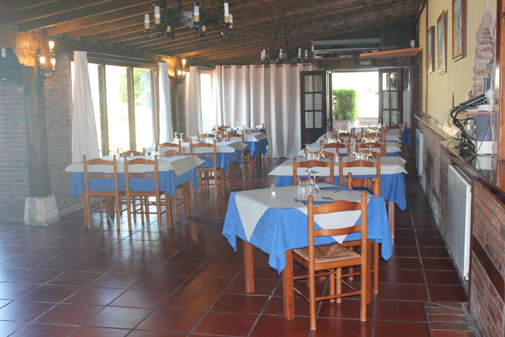 Restaurantes y comercio en Santillana del Mar, Cantabria - foto 4
