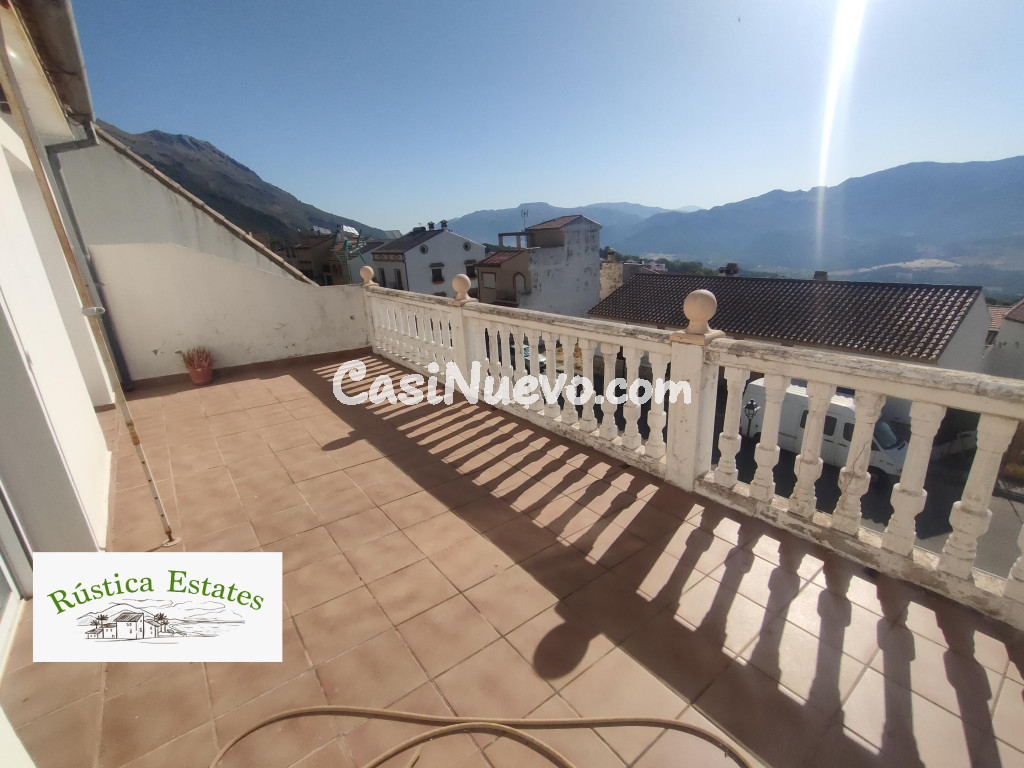 Adosada en Venta en Cortes De La Frontera Málaga