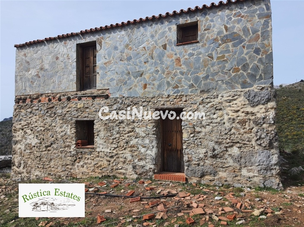 Casa de campo-Masía en Venta en Parauta Málaga