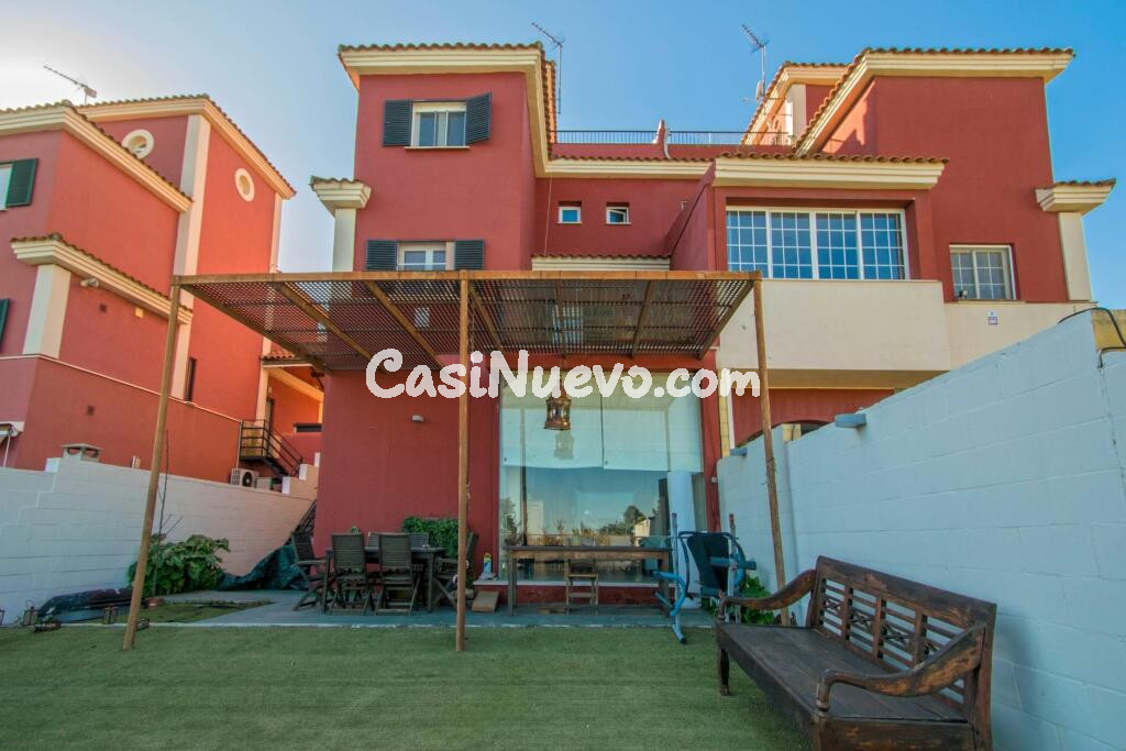 Gran vivienda pareada en Salteras, junto Urbanización La Fuenblanca!!!
