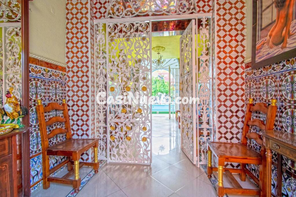 Gran casa con patio y piscina en Mairena del Aljarafe!!!