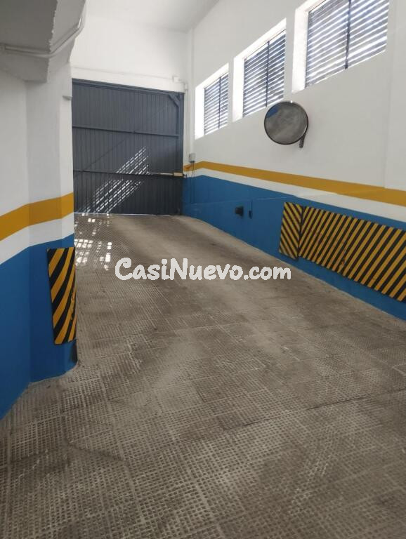 Fantástica plaza de parking para moto junto a la Avenida de las Ciencias!!