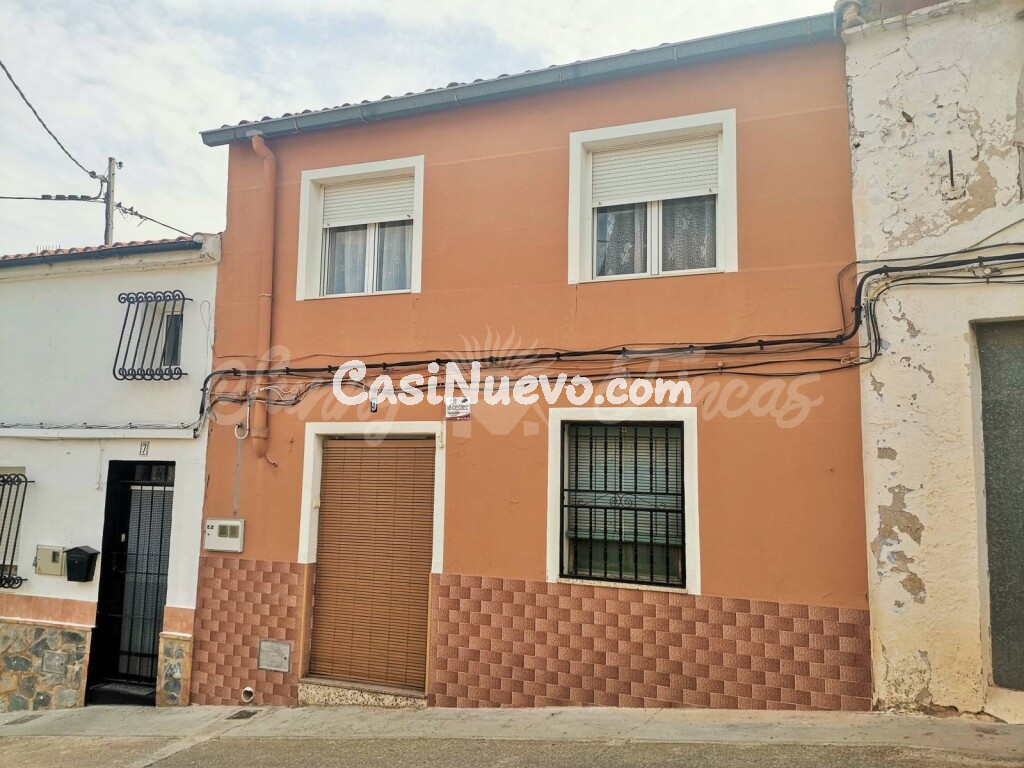 Adosada en Venta en Caudete Albacete