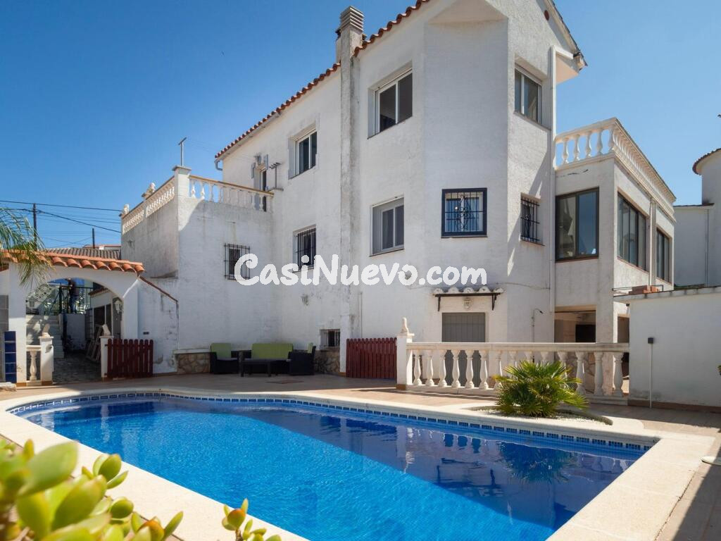 Casa espaciosa con vistas al mar y piscina privada zona Puig Sec