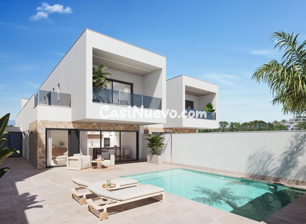 Villas modernas de nueva construcción en San Pedro del Pinatar con piscina privada