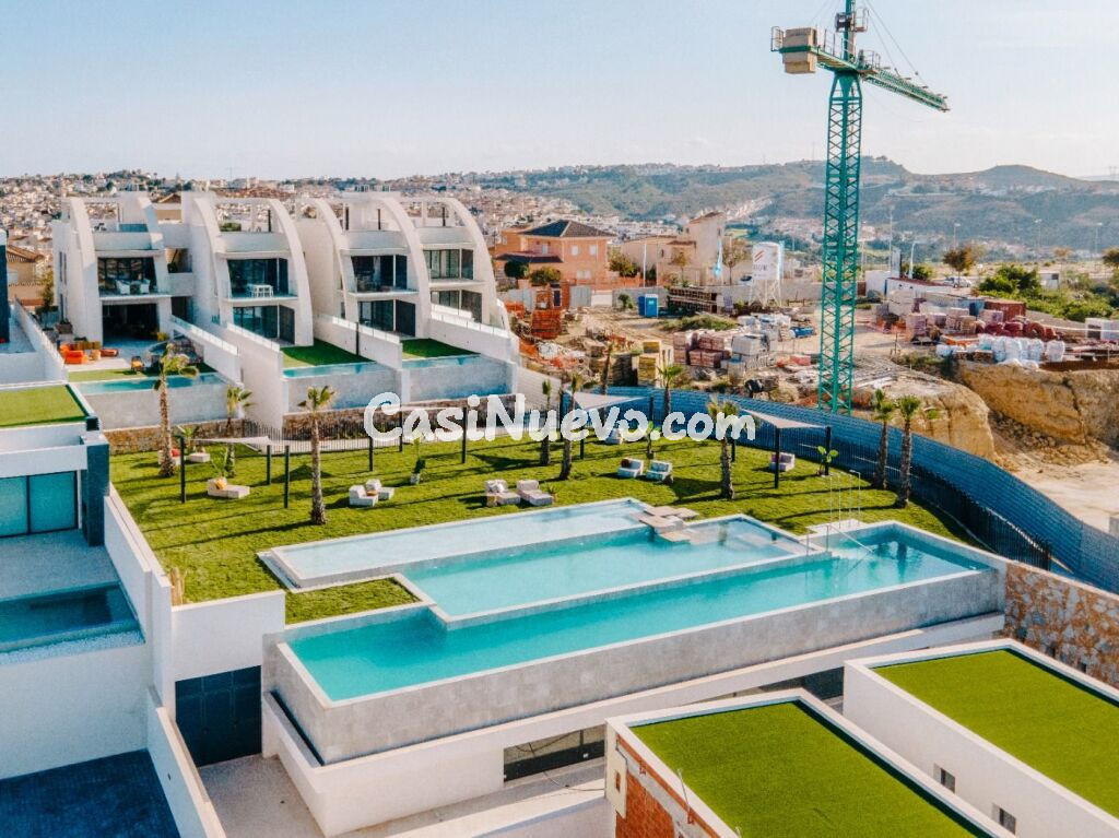 ÁTICO DE LUJO Y DISEÑO JUNTO A CAMPO DE GOLF