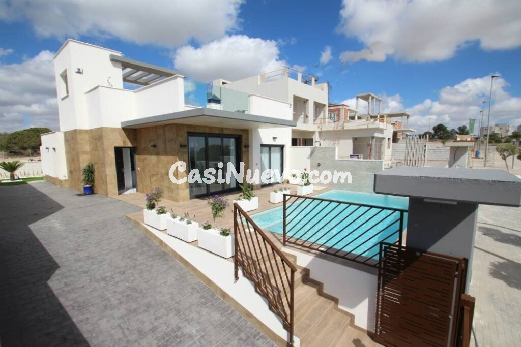 RESIDENCIAL DE VILLAS DE OBRA NUEVA EN SAN MIGUEL DE SALINAS