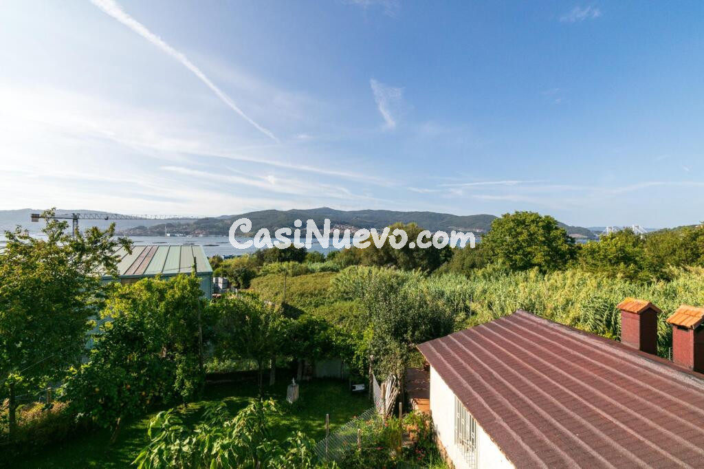 Vive frente al mar en una casa con 2 plantas de 110 m2 cada una con entradas independientes