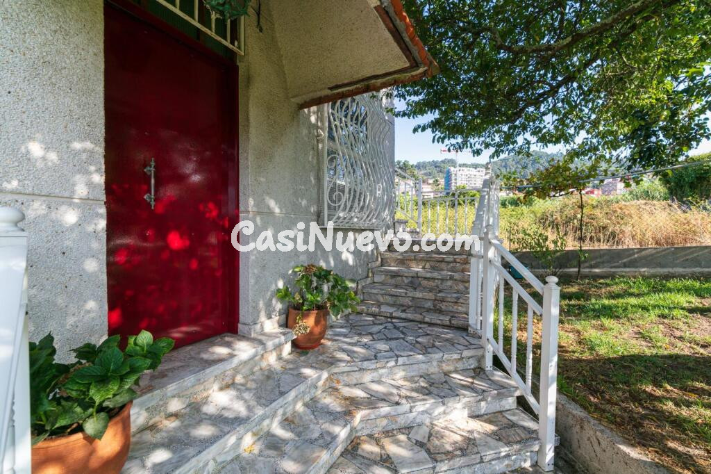 Vive frente al mar en una casa con 2 plantas de 110 m2 cada una con entradas independientes