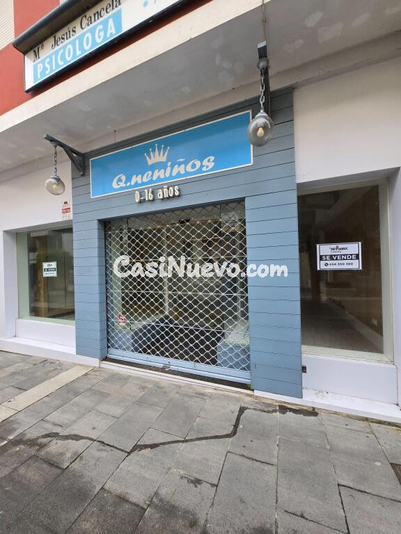 Amplio Local Comercial en el Corazón de O Grove