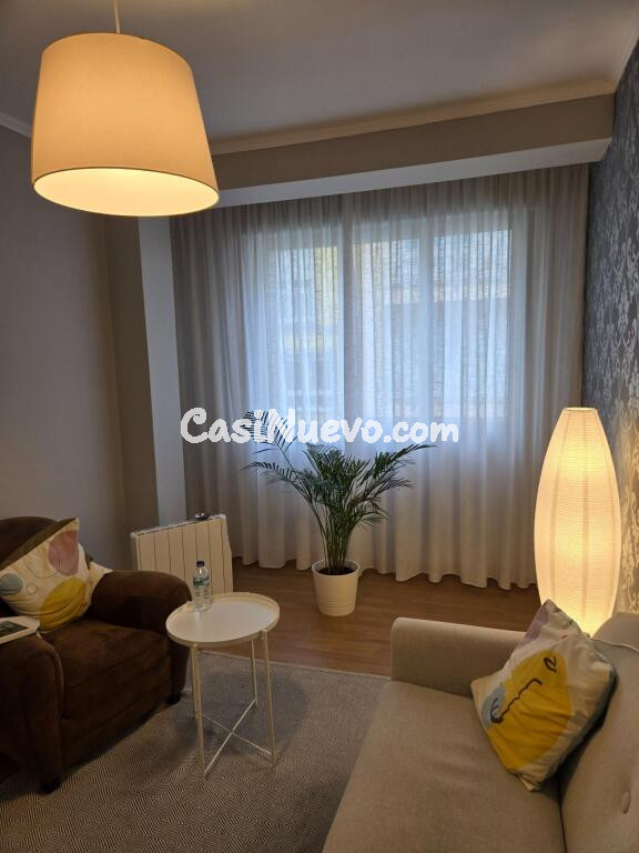 O GROVE CENTRO (CALLE CASTELAO): Espacio Premium de 93m2 - Oficina de Lujo o Vivienda de Ensueño