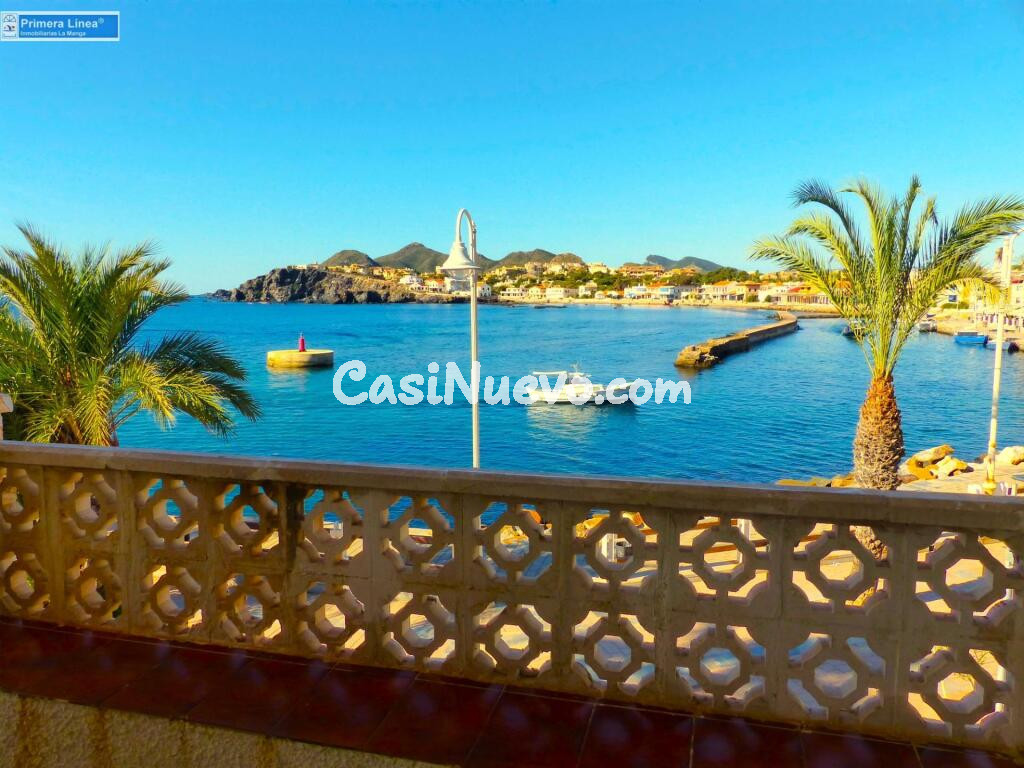 Venta de casa en 1º línea de Mar Mediterráneo en Cabo de Palos con 3 dormitorios