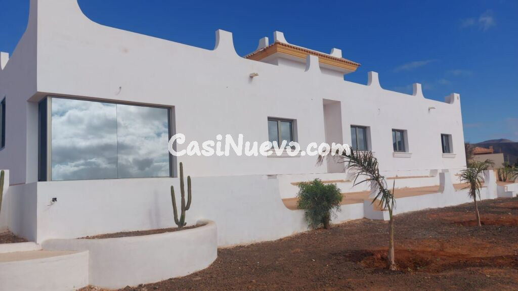 Casa-Chalet en Venta en Tarajalejo Las Palmas