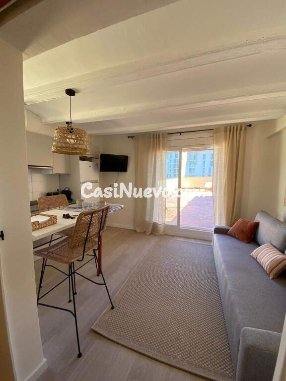 Ático Luminoso con Gran Terraza y Vistas en Ciutat Vella