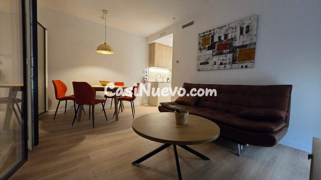 Apartamento de lujo a estrenar, 2 habitaciones. Insonorizado y a pasos del mar.