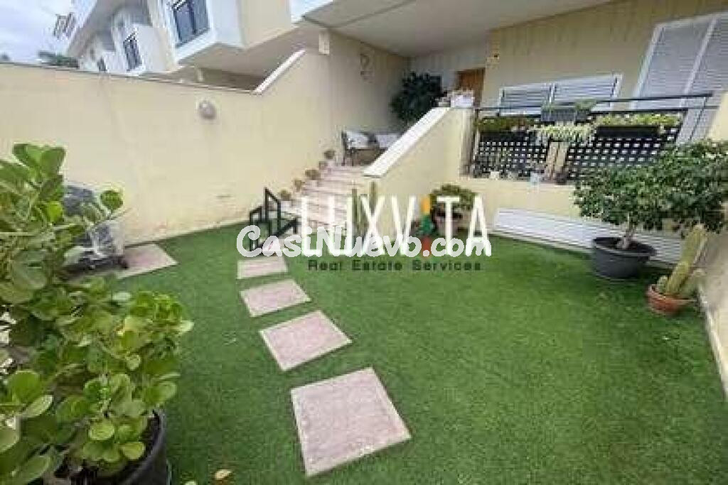 Chalet adosado en Oasis Fañabé cuatro dormitorios