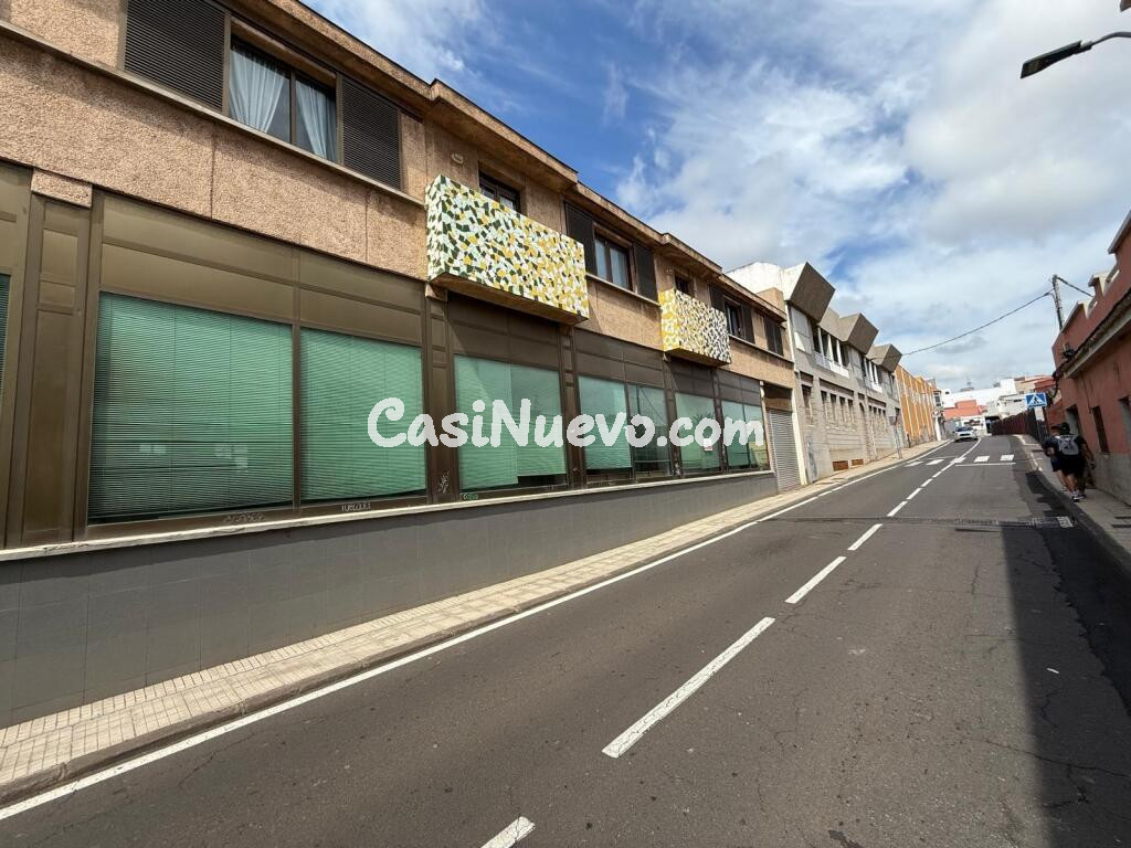 Gran Local en Venta en La Laguna - Espacio que Impulsa a tu Negocio
