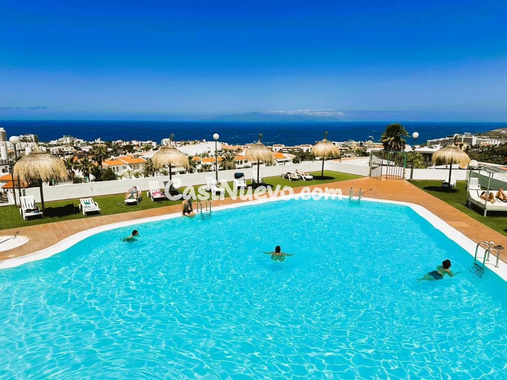 Encantador Estudio con Terraza y Vista al Mar en Torviscas