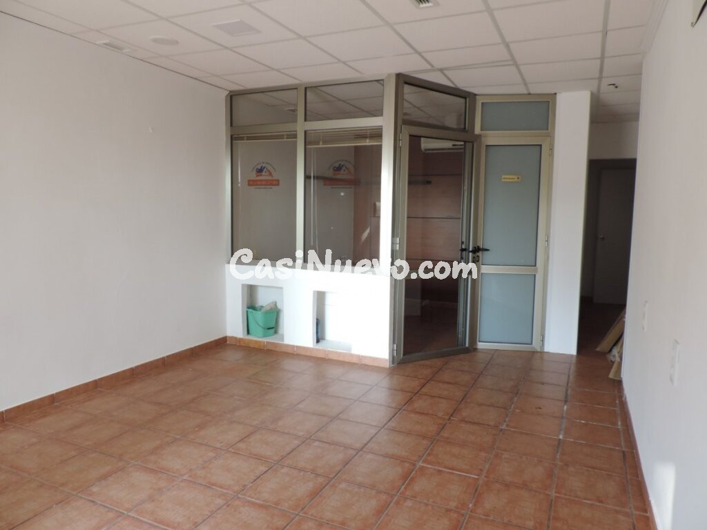 Local comercial muy bien ubicado en Aguadulce Almeria zona Centro sur