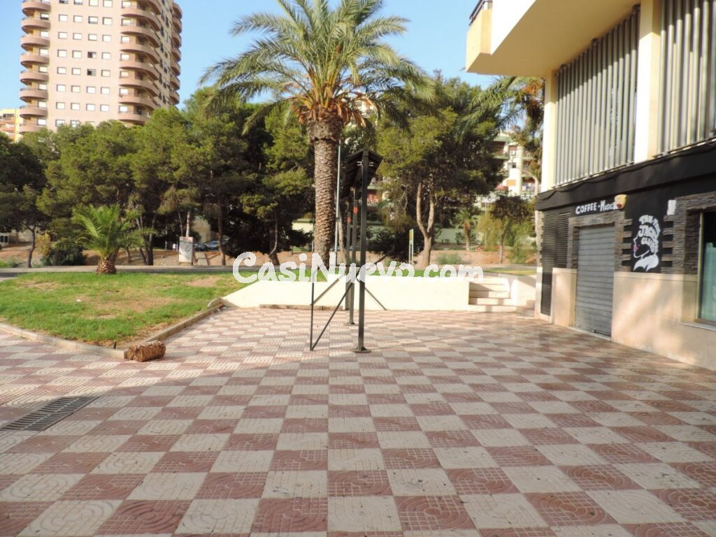 Local comercial muy bien ubicado en Aguadulce Almeria zona Centro sur