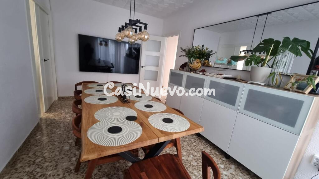 ¡Tu Oasis en Roquetas de Mar te Espera!