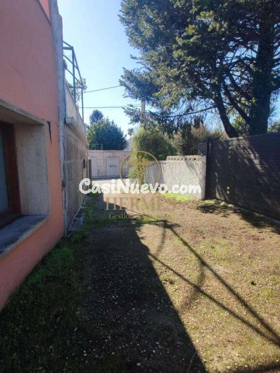 Se vende edificio en Tui.