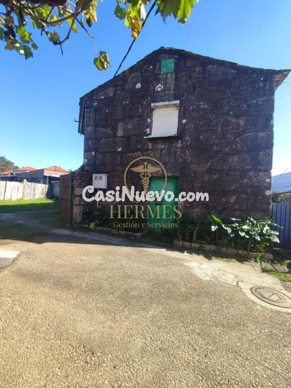 Casa en venta en Tui, tu decides!!  si  hogar o negocio turistico.