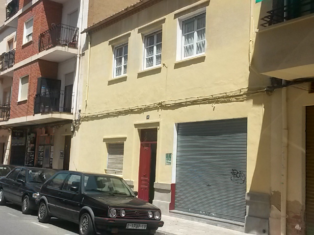 casa con 2 plantas sin vecinos y con garajes en el centro de albacete