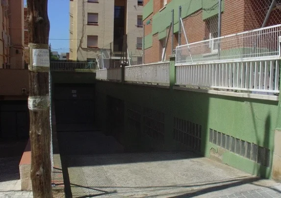 alquiler de garaje en c. goleta polacra constanza 27