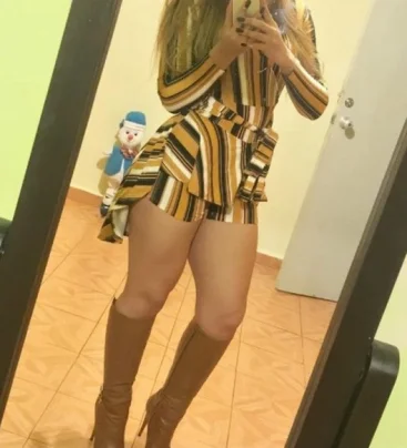 Mi Nombre Es Karol Y Soy Una Chica Muy Sensual / / /