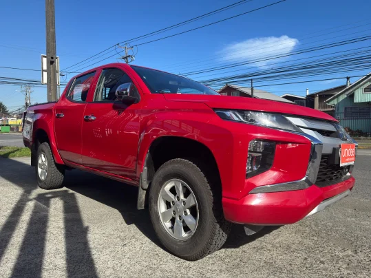 mitsubishi 200 crt 4x4 at