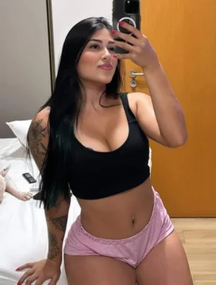 NIÑA LATINA TENGO CURVAS DE INFARTO !