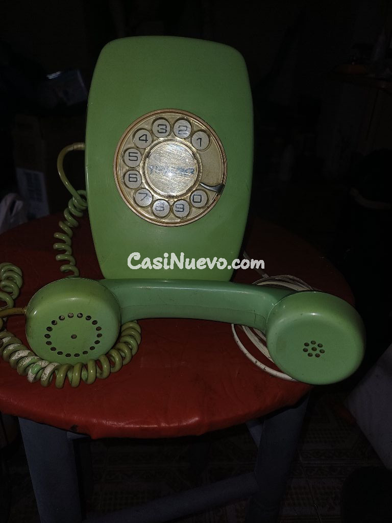 Telfono vintage de pared verde