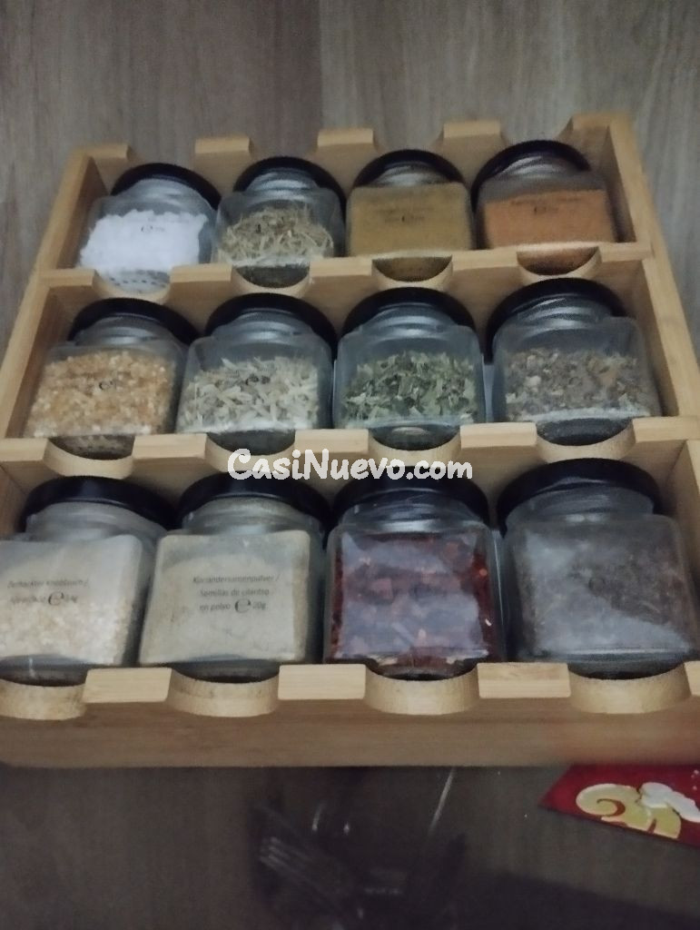 Elegante organizador de especias con tarros