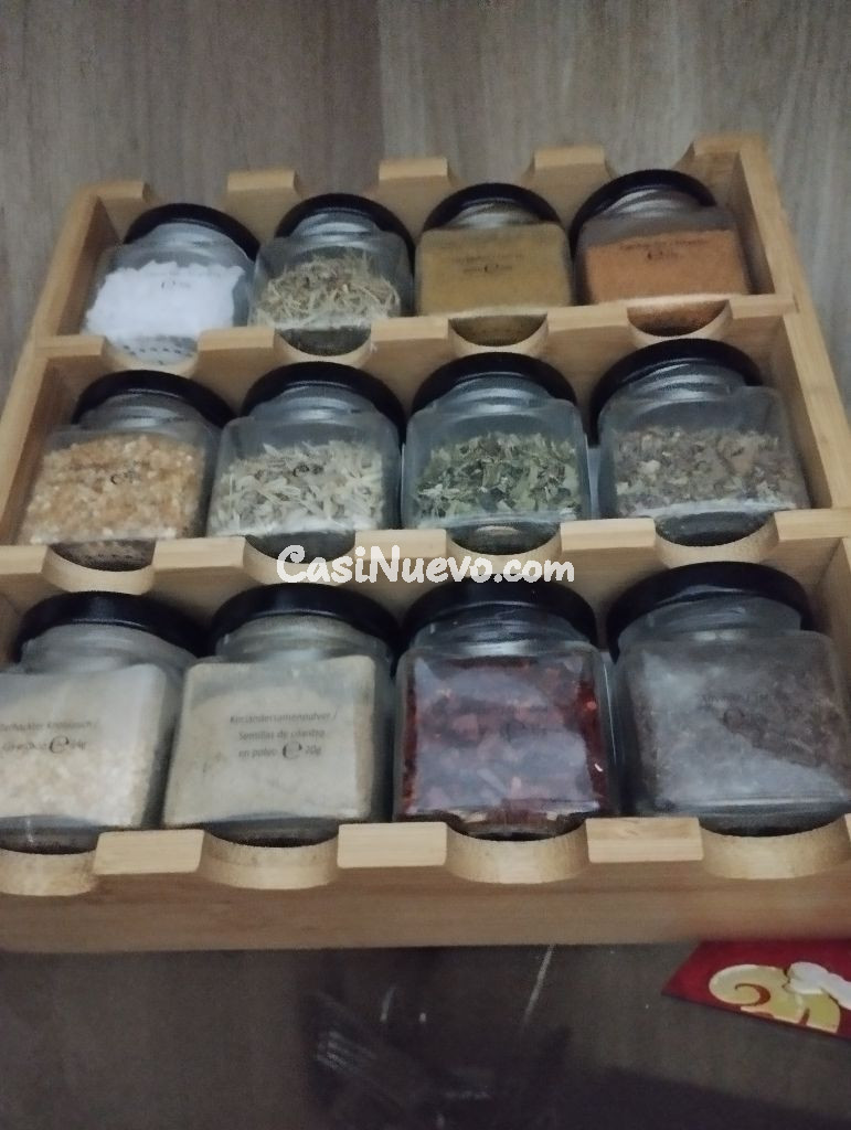 Elegante organizador de especias con tarros