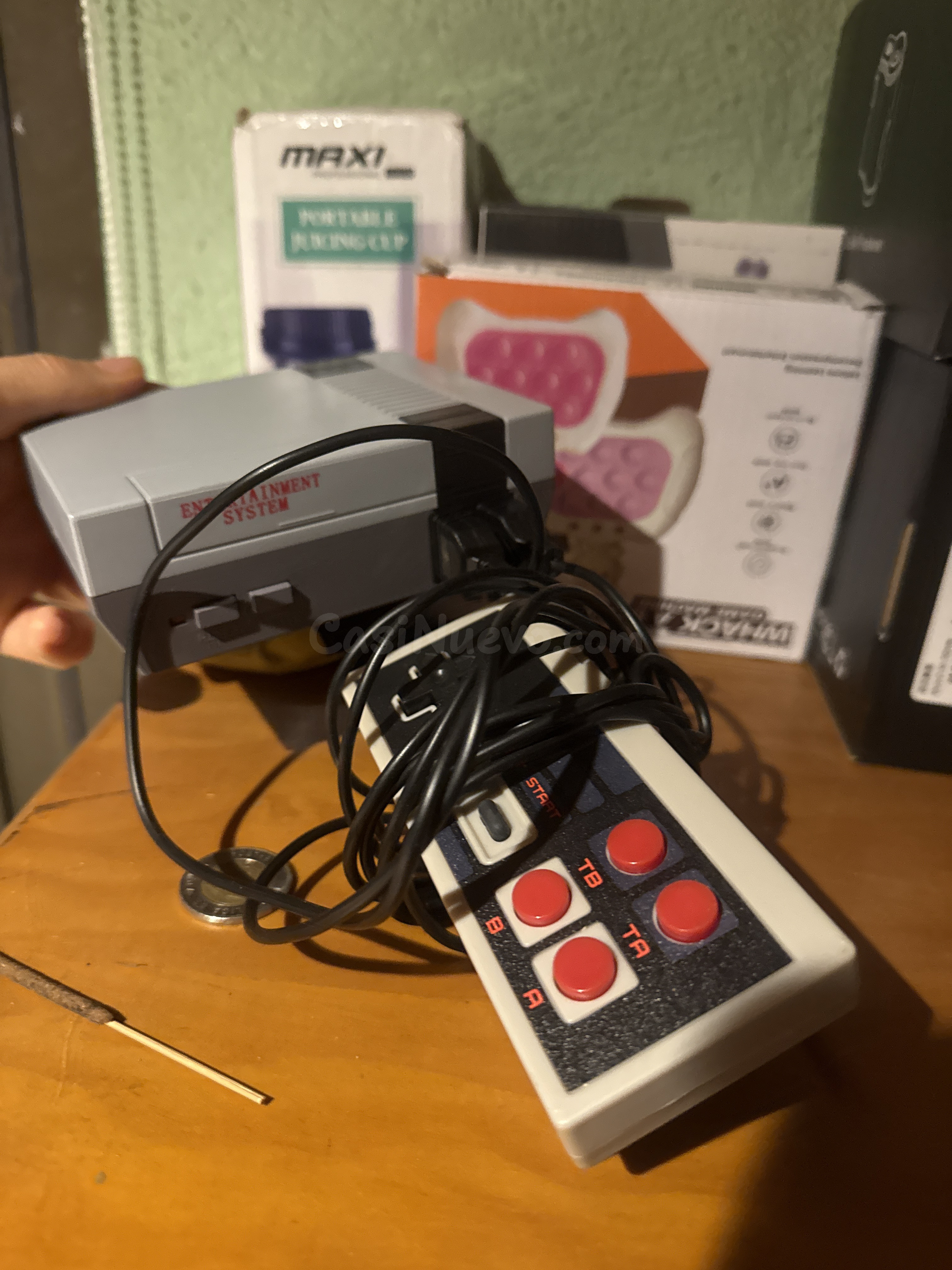 Nintendo Entertainment System (NES) con mando