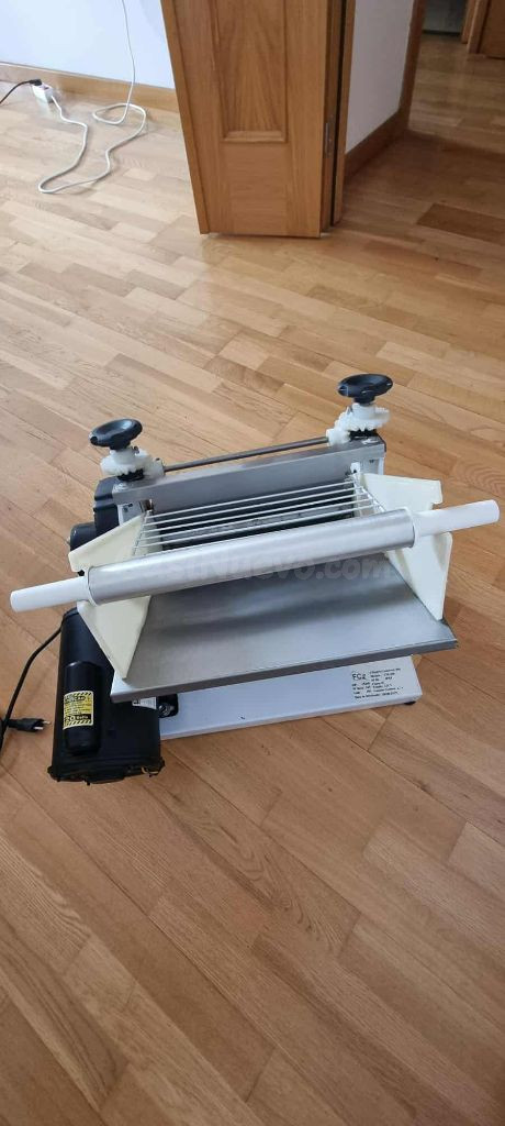Máquina de cilindro para masa de pasteles brasileña - foto 4