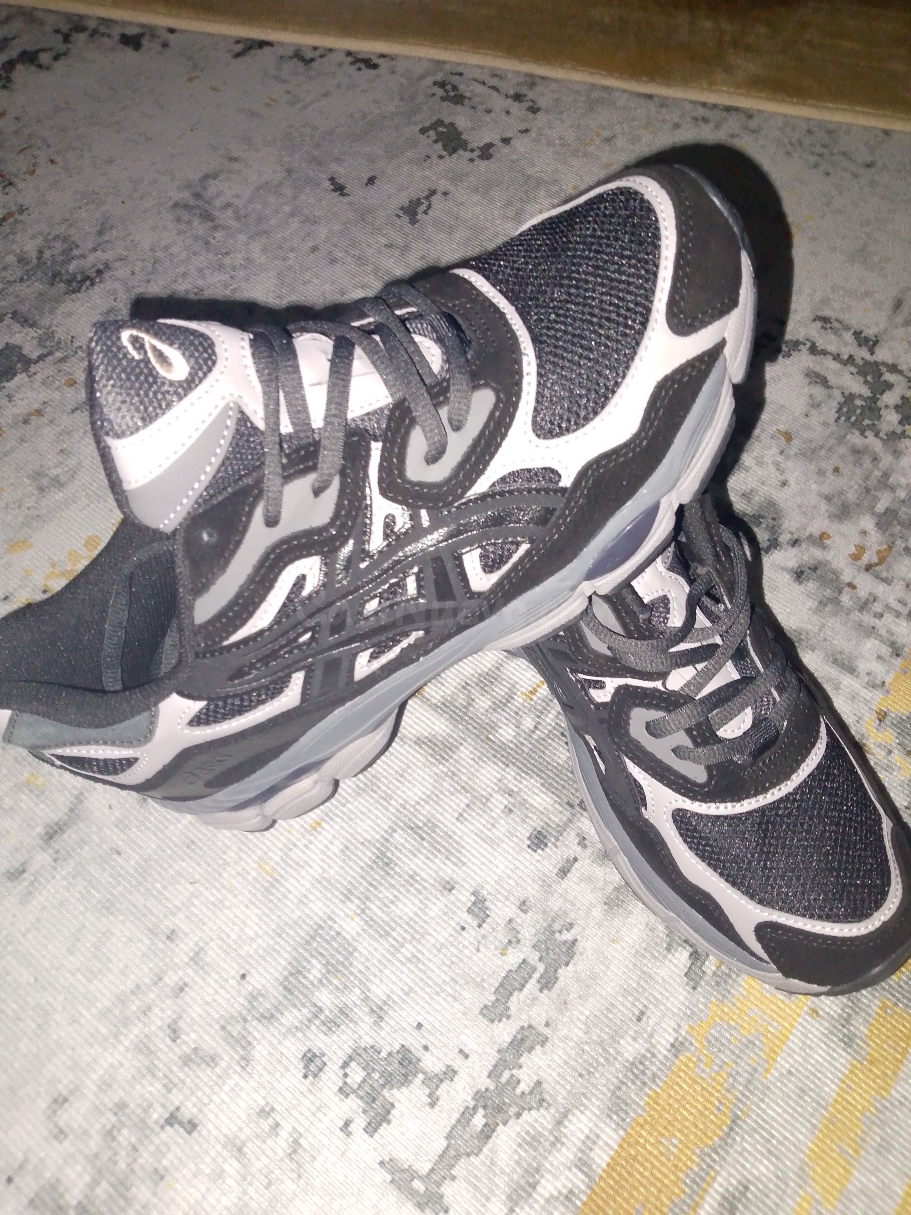 Zapatillas deportivas ASICS negras de alto rendimiento con diseño moderno y máxima comodidad - foto 3