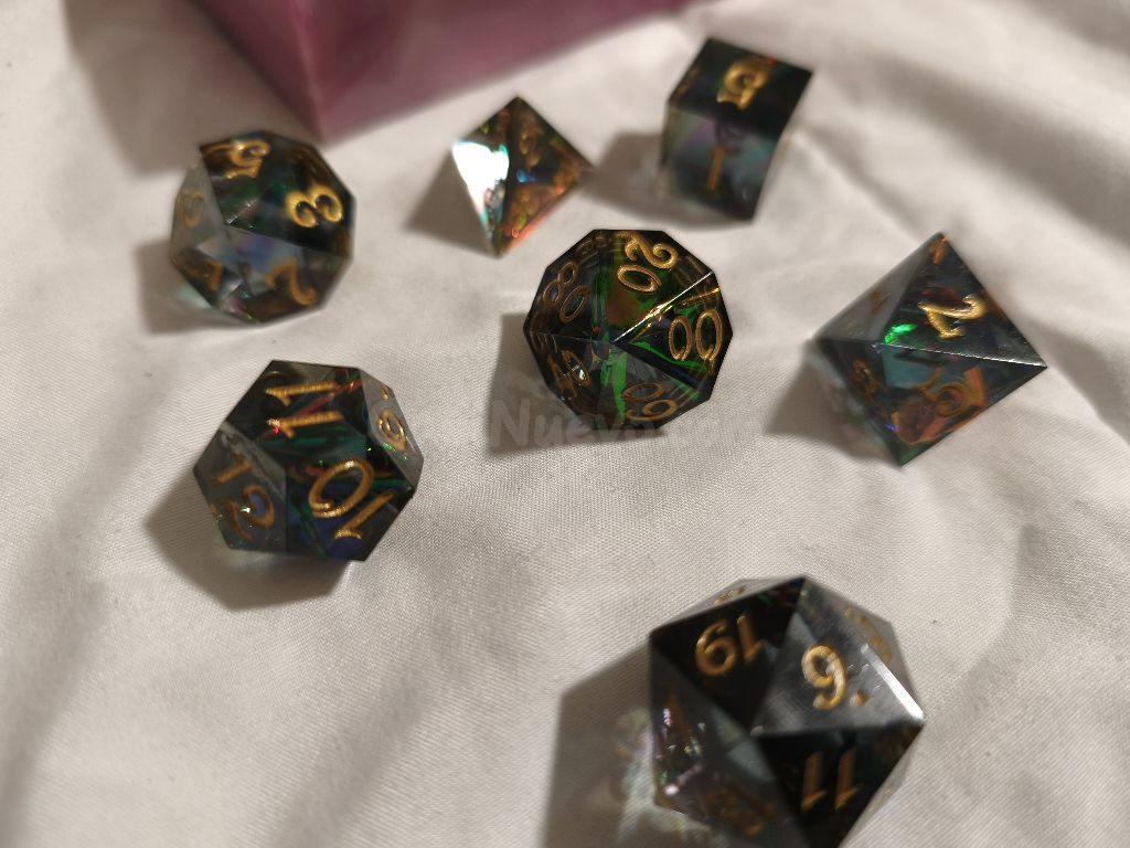 Juego de dados poliédricos con caja