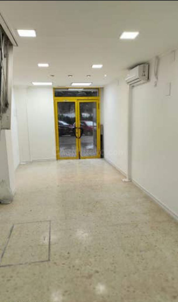 Alquiler de local en Avenida de Moliere