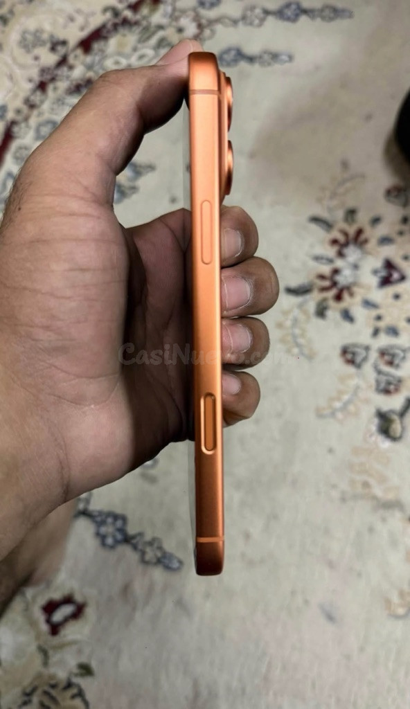 iPhone 17 Pro Max naranja - foto 4