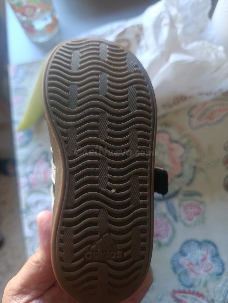 Zapatillas Adidas niño - foto 3