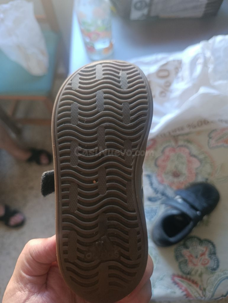 Zapatillas Adidas niño - foto 4