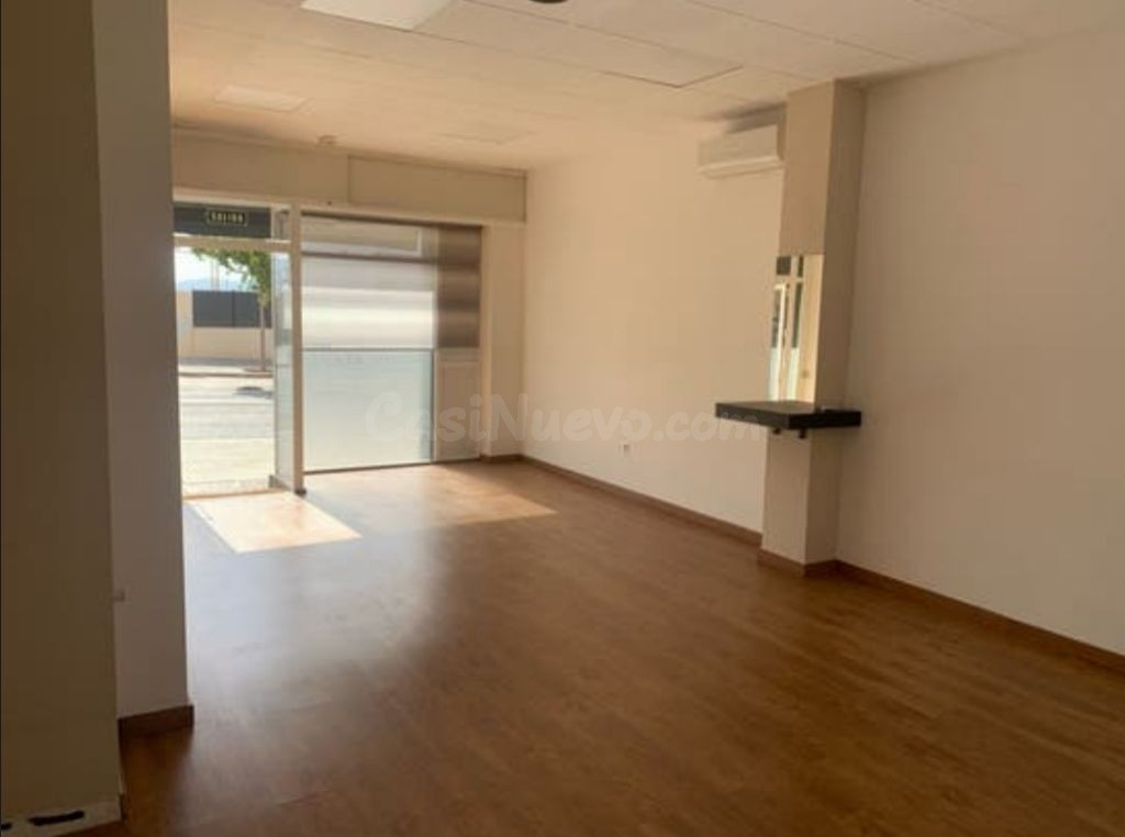 Local 60m2 en Puerto Torre - foto 2