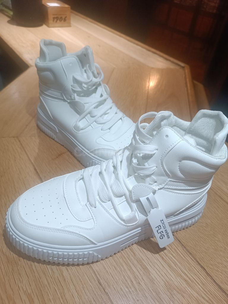 Zapatillas Urbanas Blancas de Caña Alta