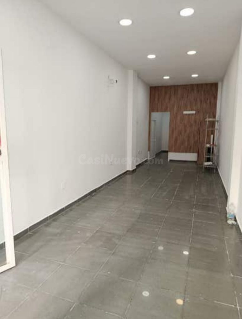 Alquiler de local de 42 m2 en paseo de los tilos