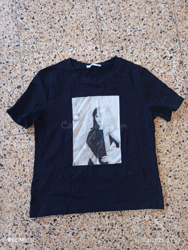 Camiseta negra estampado mujer brillo