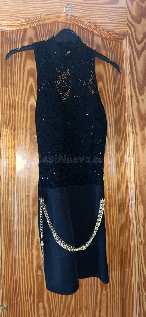 Elegante Vestido Mini Negro con Cadena - foto 2