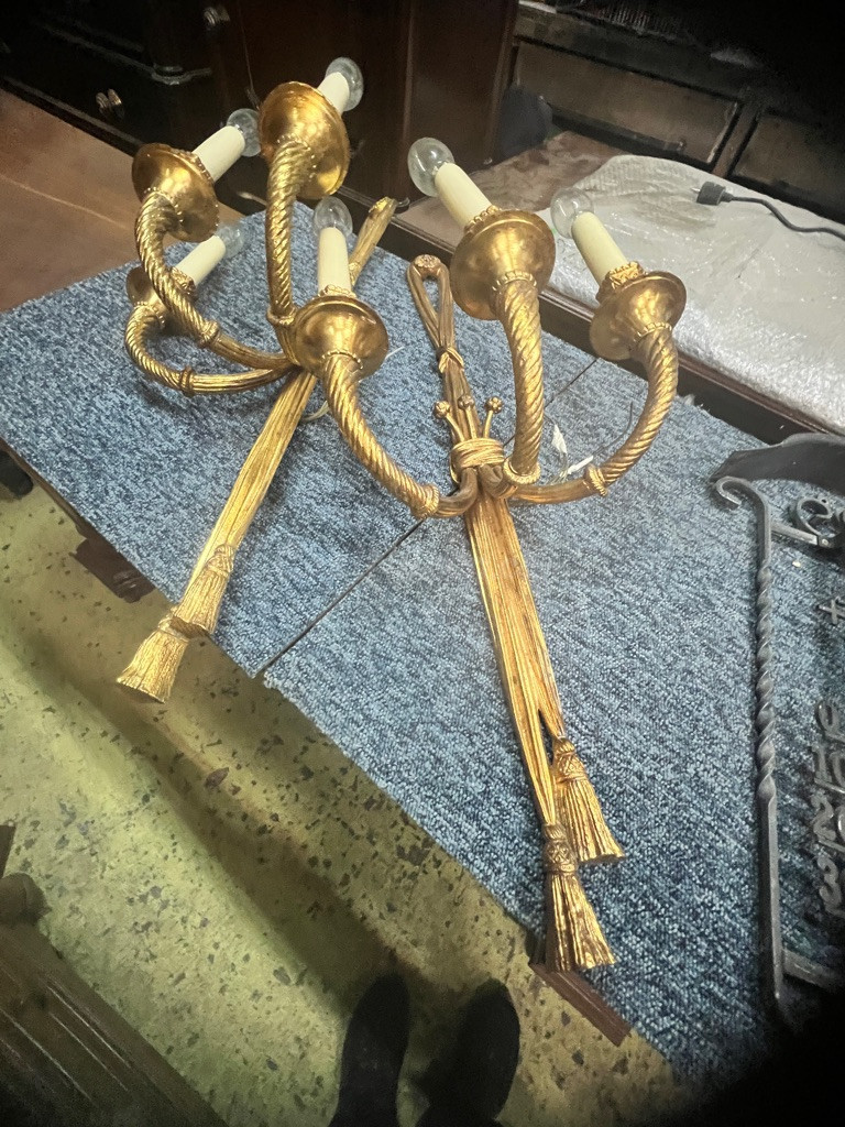 Pareja Apliques Dorados Vintage
