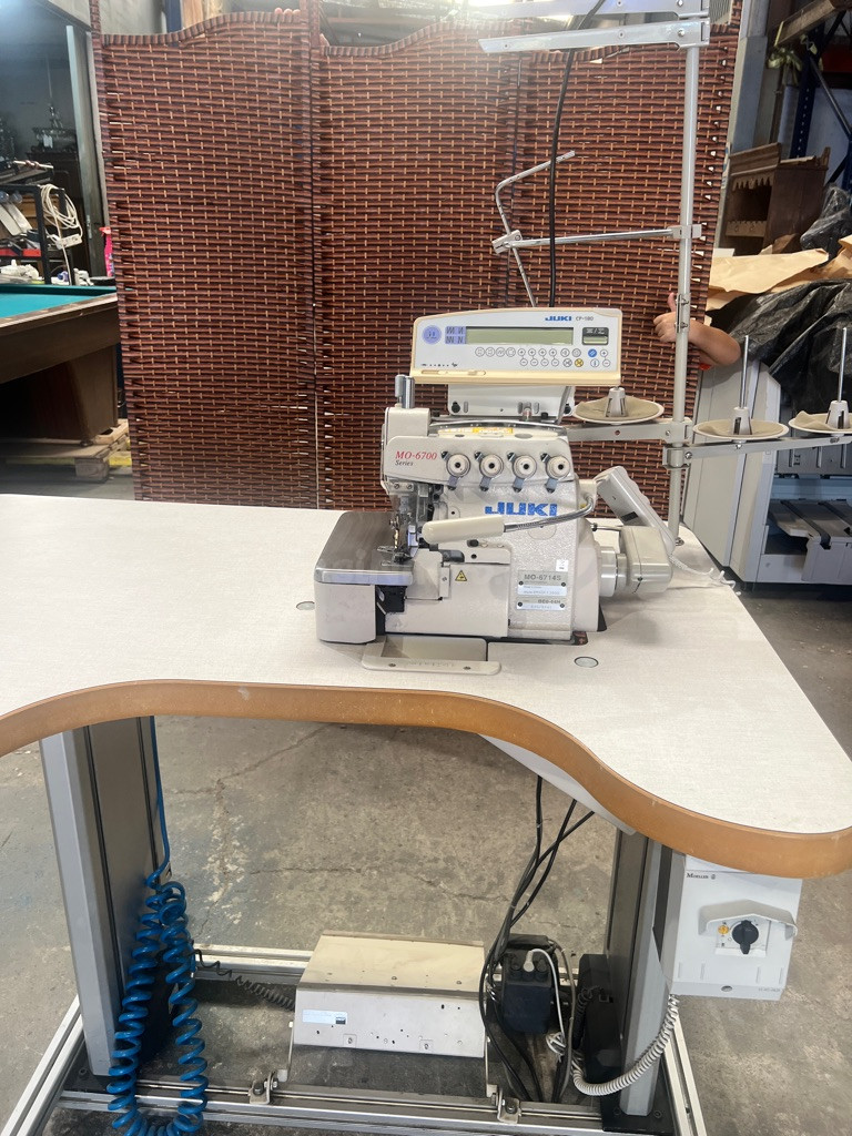Máquina de coser JUKI MO-6700 industrial